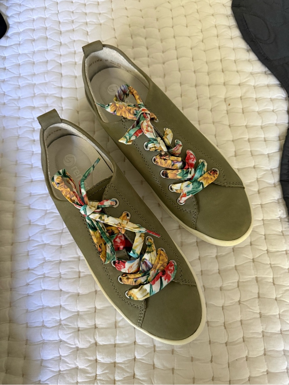 Remonte Olive Green Women's Casual Sneakers with Floral Laces
